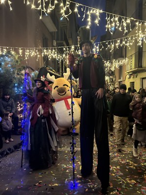 Cercavila pel centre de la Seu amb motiu de l'encesa de llums de Nadal