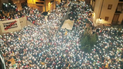 Més de 3.000 persones es manifesten a Berga contra la sentència (Foto: Ajuntament de Berga)