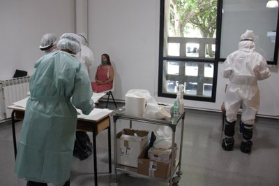 Proves PCR al Centre Cívic El Passeig (Foto: ACN)