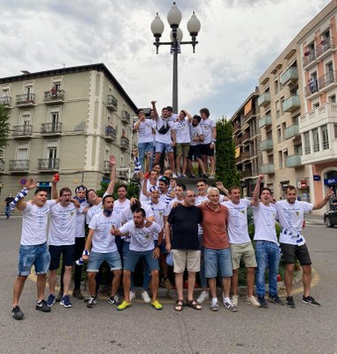 La Seu FC, a la plaça de Catalunya, en la celebració de l'ascens a Segona Catalana