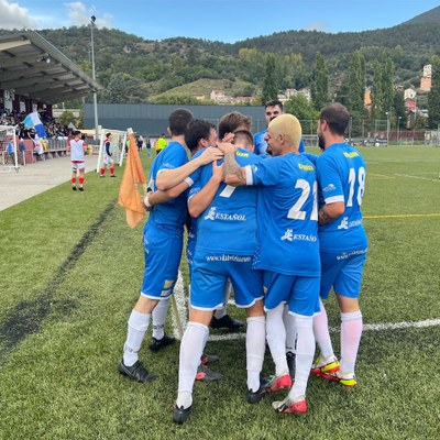 La Seu FC celebra un gol en el partit contra l'Artesa (@fclaseu)