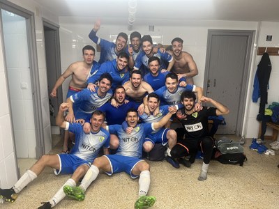 La Seu FC celebra la permanència a Segona Catalana (@fclaseu)
