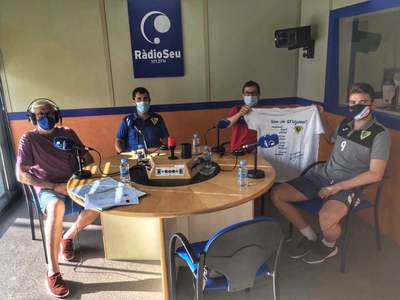 Membres de La Seu FC, aquest dilluns passat als estudis de RàdioSeu