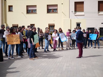 La síndica d'Aran, Maria Vergés, ha rebut als docents de la Val d'Aran que han fet vaga en contra de la política del conseller d'Educació (Foto: CGA)