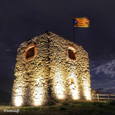 Torre Solsona, il·luminada (Foto: Toni Artigues)