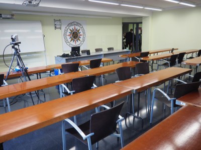 Una aula de la UNED al Centre Cultural Les Monges de la Seu d'Urgell