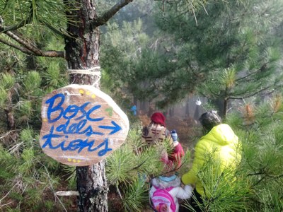 Primera edició de l'activitat familiar 'Anem a buscar els tions al bosc', l'any passat a la Seu