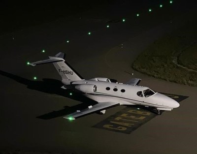 Arribada del primer vol nocturn de l'Aeroport Andorra-La Seu (Foto: Aeroports de Catalunya)