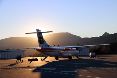 Un avió d'Air Nostrum a la pista de l'Aeroport Andorra-la Seu (Foto: arxiu)