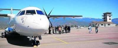 Avió d'Air Andorra a l'Aeroport Andorra-la Seu d'Urgell (Foto d'arxiu)