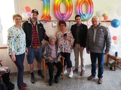 Felicitació de l'Ajuntament de la Seu d'Urgell a Joaquima Giró Bigordà pels seus 100 anys