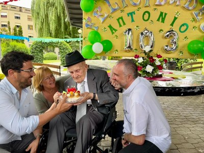 L'Ajuntament de la Seu d'Urgell ha felicitat l'urgellenc Antonio Martínez López pels seus 103 anys 