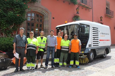 Estrena del nou vehicle de neteja viària de la Seu