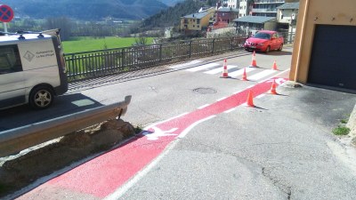 Pintat dels passos de vianants a Castellciutat