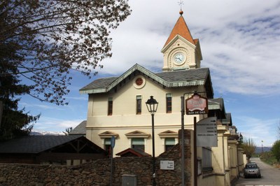 Edifici de l'Ajuntament de Das (Foto: ACN)