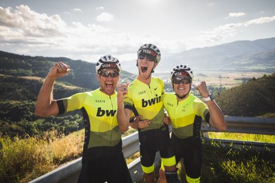 Àlex Roca, amb el seu equip, a l'Alp Cerdanya Cycle Tour (@alexroca91)