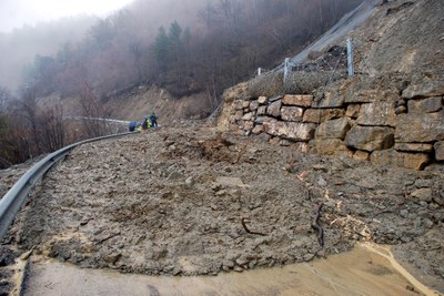 Esllavissada a la carretera de Port Ainé, l'abril de 2014 (ACN/Arxiu)