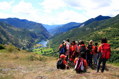 Participants d'un camp de treball juvenil a les Valls d'Àneu (Foto: arxiu)