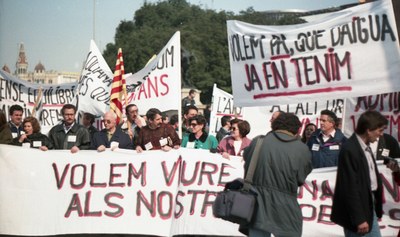 Manifestació a favor de Taurus a Barcelona el 19 de febrer de 1993 (Foto: fons personal Marcel Ribera)  