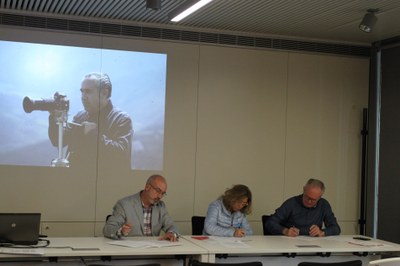 Signatura del conveni per a la cessió a l'Arxiu de l'Alt Urgell del fons de Miquel Planella