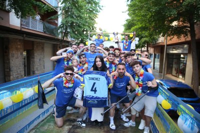 L'Atlètic Club La Seu celebra l'ascens a Divisió d'Honor Catalana i el títol de la Copa Lleida (Foto: Pere Pintat)