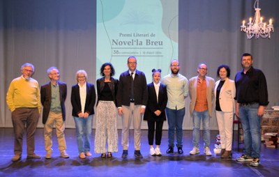 Laura Casanovas recull el Premi Ciutat de Mollerussa de novel·la breu (Foto: Ajuntament de Mollerussa)