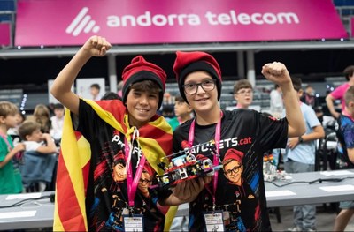 L'equip Patufets.CAT, format per l'Aleix i el Joan, després de la competició de la WRO a Andorra (Foto: Andorra Telecom)