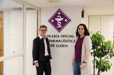Maria Enrique-Tarancón i Marta Huguet, del Col·legi Oficial de Farmacèutics. (Foto: ACN)