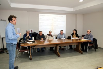 Taula rodona sobre editorials que s'ha celebrat a Esterri d'Àneu (Foto: ACN)