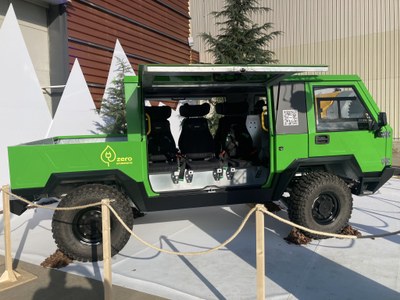 Presentació, a la Fira de la Muntanya, del nou 4x4 elèctric que FGC estrenarà a l'estació de Vall de Núria (Foto: RàdioSeu)