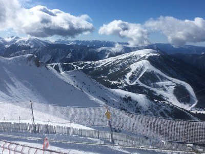 Pal-Arinsal, aquest dijous, amb el Cadí al fons (Foto: Ignasi Cervera)