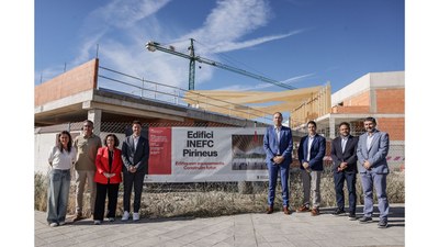 Visita a les obres de l'edifici INEFC Pirineus per part del conseller d'Esports, Berni Álvarez, i altres autoritats (Foto: Departament d'Esports)
