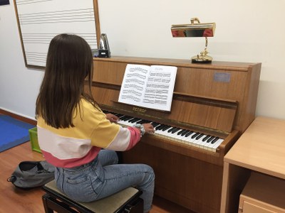 Classes de piano a l'Escola Municipal de Música de la Seu