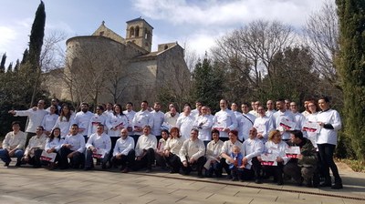Restauradors que han rebut la distinció Km0-Slow Food a Món Sant Benet (Foto: ACN)