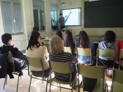 Presentació de treballs de recerca a l'Institut Joan Brudieu