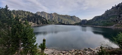 L'estany de Restanca i el refugi (Foto: Endesa)