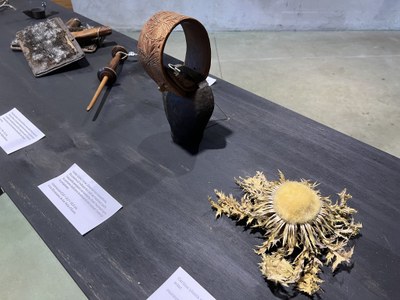 Objectes inclosos a l'exposició 'Bruixes de dol' (Foto: ACN)