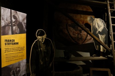 Pla general de la mostra 'Mur al descobert'