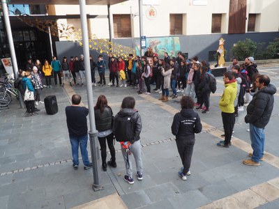 Lectura del manifest d'INEFC Pirineus amb motiu del 25-N