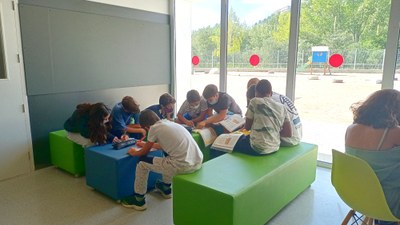 Un grup d'alumnes estrena l'Espai Atrium (Foto: Institut La Valira)