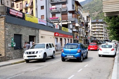 L'avinguda Comtes de Pallars de Sort, al lloc on hi ha ubicat un DEA (Foto: ACN)