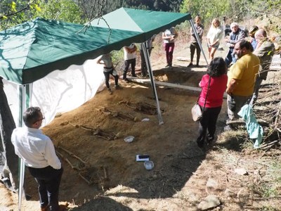 Excavació d'una fossa de víctimes de la Guerra Civil a Canturri