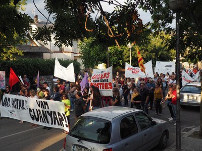 Aturada davant l'Arxiu Comarcal de l'Alt Urgell per commemorar l'1-O