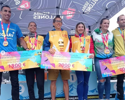 Marc Ollé, al podi final de la Copa d'Espanya 2023 de Curses per Muntanya (Foto: GE Oliana-Blue Motors)