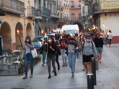 Marxa de torxes a la Seu d'Urgell contra la violència envers les dones