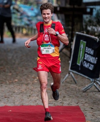 Jordi Alís, a la meta del Campionat d'Europa d'Skyrunning (Jordi Saragossa / FEEC)
