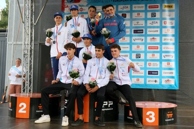Podi de patrulles C1 júnior de l'Europeu 2022 d'eslàlom (Foto: ECA)