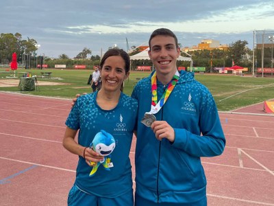 Ariadna Fenés i Pol Moya han obtingut sengles medalles de plata a la primera jornada dels Jocs dels Petits Estats 2023 (Foto: FAA)