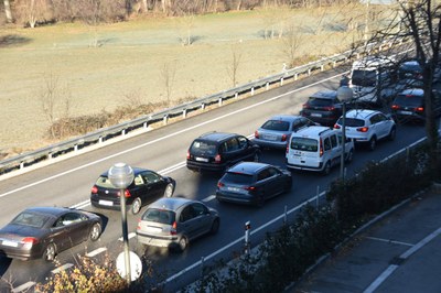 Cues a la carretera N-145 a la Seu en direcció a Andorra