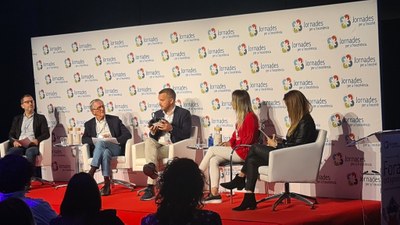 Una de les taules de debat sobre salut mental a les IX Jornades per a l'Excel·lència, a Esterri d'Àneu (@JornadaMuntanya) 
